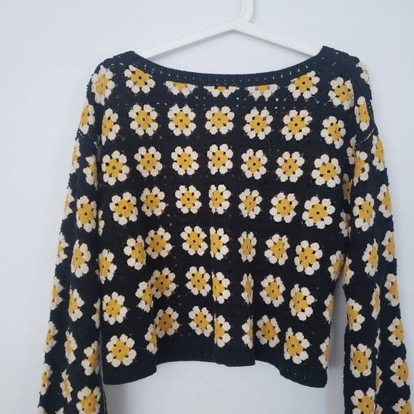 Industry Black and Yellow grannysquare Floral Knit Sweater L - Picture 5 of 9
